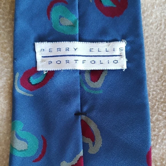 Perry Ellis Blue and Red Paisley Tie Retro - Picture 5 of 6